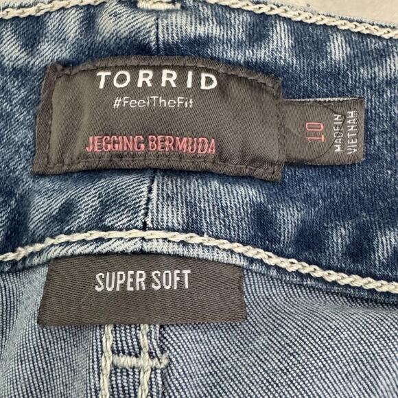 Torrid Jegging Bermuda Shorts Womens 10 Blue Distressed Super Soft Denim Cutoff - Picture 4 of 9
